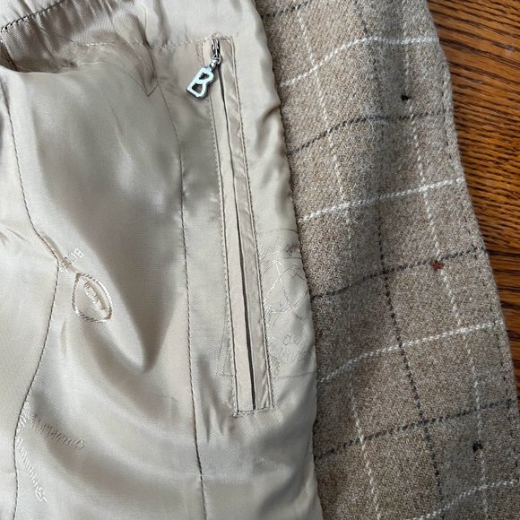 Bogner Plaid Wool Blazer w/ Leather Elbow Patches - 38/8 - 3 button, notch lapel - Picture 10 of 15